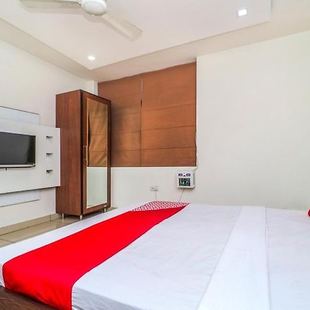 Hotel Sartaj Ludhijána Kültér fotó